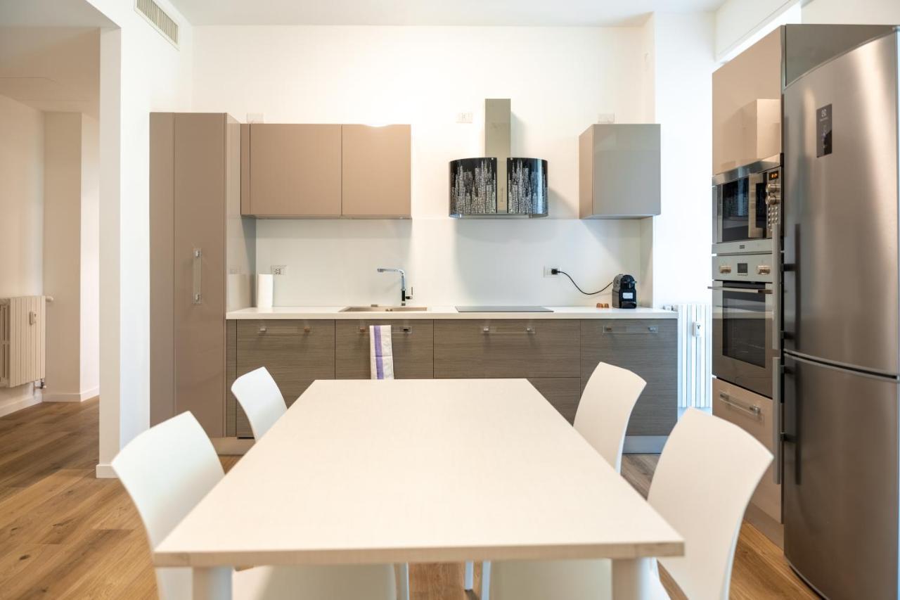 15Min Metro Duomo - Rho Fiera - Skyscraper Kitchen Apartment Милано Екстериор снимка
